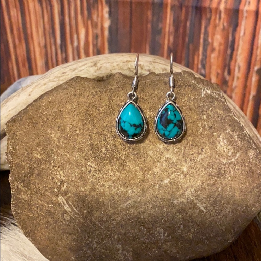 FAUX STONE EARRINGS